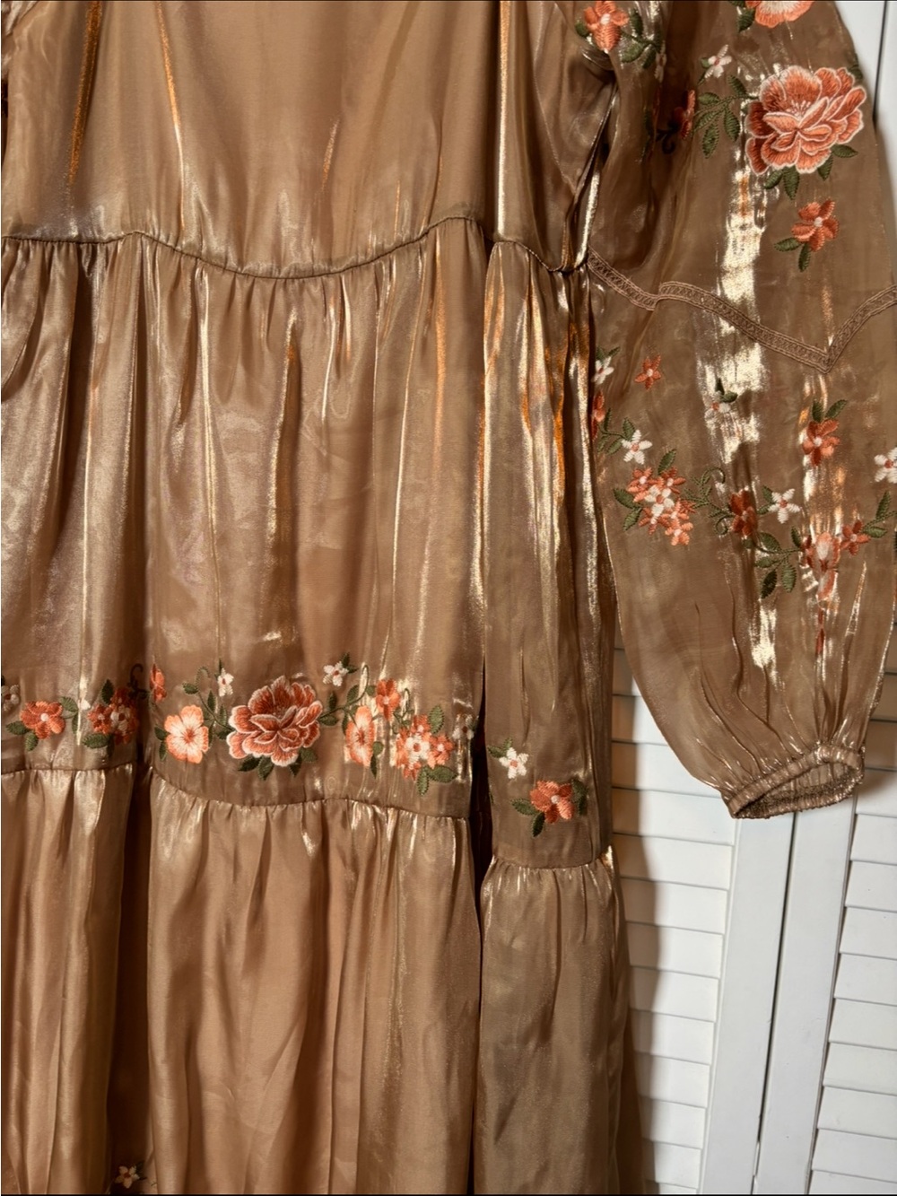 Savanna Jane Luminous Shimmer
Floral Embroidered Tiered Maxi NWT
Dress Medium - Picture 6 of 9